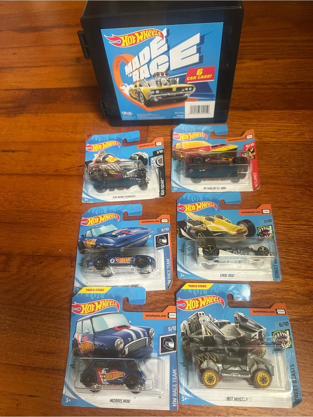 Hot Wheels Cars Lot 7 Bundle & Car Case 6